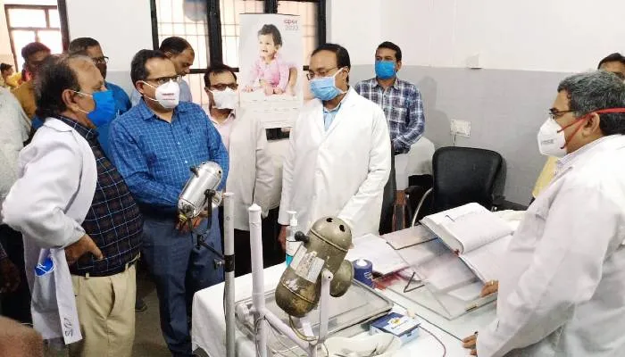 अयोध्या: कमिश्नर के निरीक्षण में चिकित्सक समेत कई कर्मचारी मिले नदारद, दिये कार्रवाई के निर्देश
