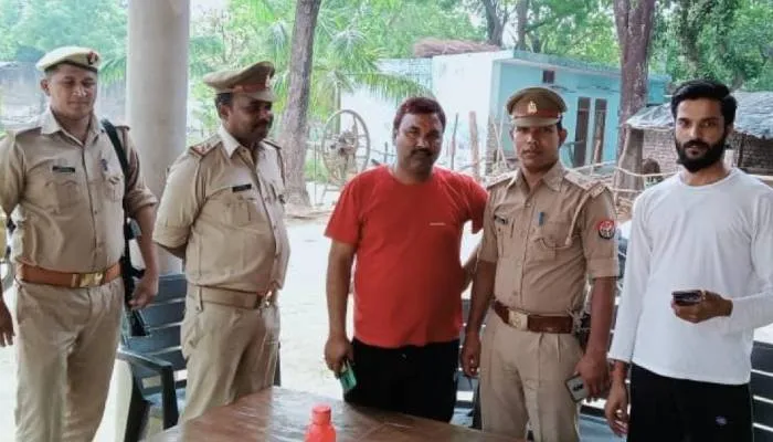 अयोध्या: ताजमहल में शिव चालीसा पढ़ने जा रहे भाजपा नेता को पुलिस ने किया नजरबंद