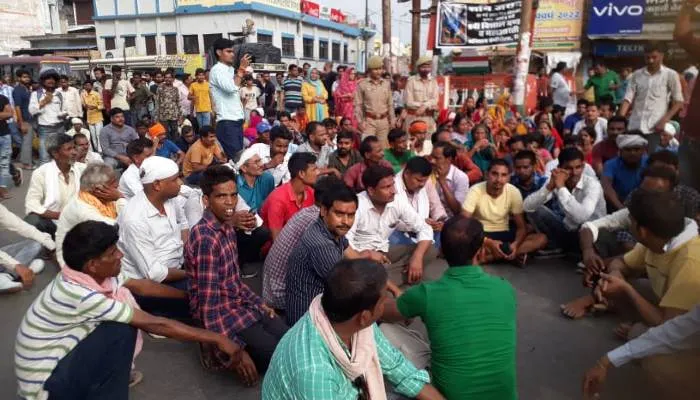 सीतापुर: संदिग्ध परिस्थितियों में लिपिक की मौत, मृतक की पत्नी ने भाजपा नेता पर लगाया हत्या का आरोप, केस दर्ज