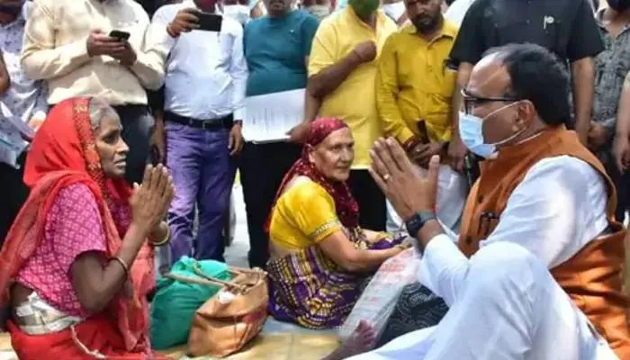 डॉ. राम मनोहर लोहिया संस्थान में उप मुख्यमंत्री ने किया औचक निरीक्षण, पकड़ी करीब 2.50 लाख रुपये की एक्सपायर दवाएं