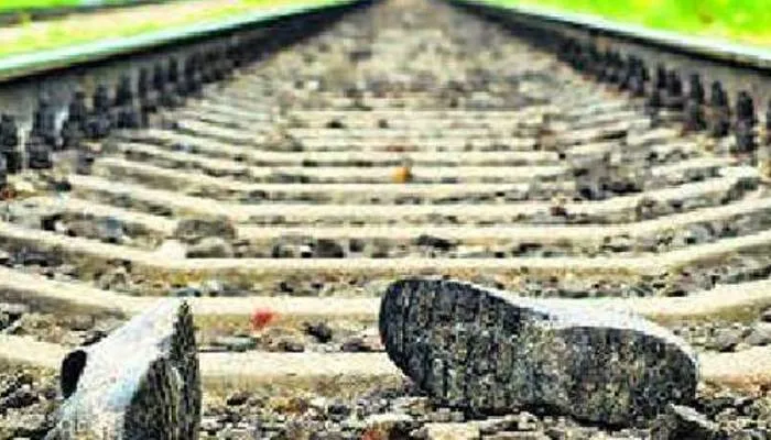 हरदोई: पत्नी से नोकझोंक के बाद पति ने ट्रेन के आगे कूदकर दी जान, जानें वजह?