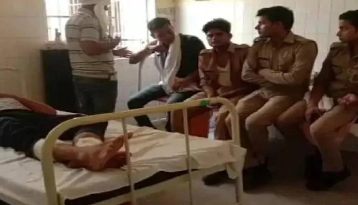 यूपी: बांदा में नोटिस देने गई पुलिस टीम पर दबंगो ने किया जानलेवा हमला, कई जवान जख्मी