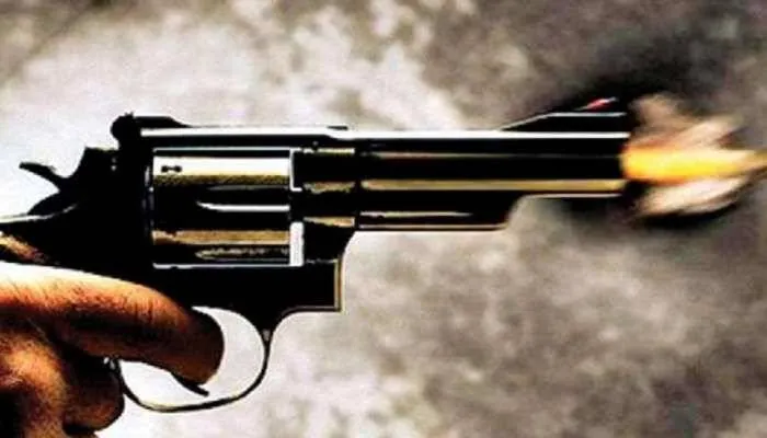 सीतापुर: गोलियों की तड़तड़ाहट के बीच गूंजा ‘खपूरा गांव’, प्रधान पर हमला