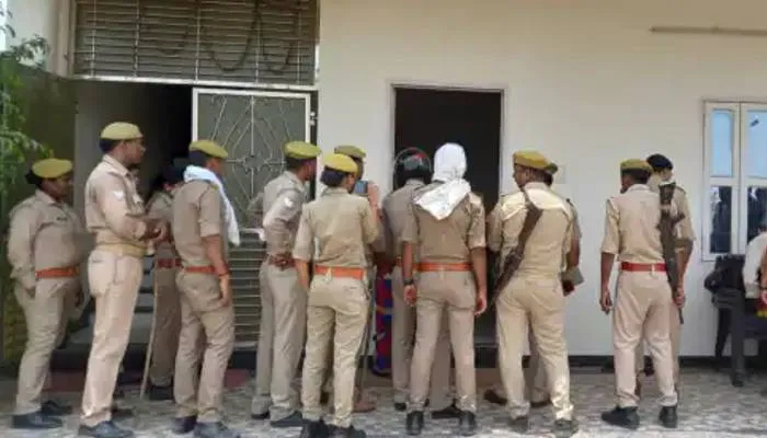 बाहुबली विजय मिश्रा के भतीजे की एक करोड़ 88 लाख रुपये की संपत्ति कुर्क