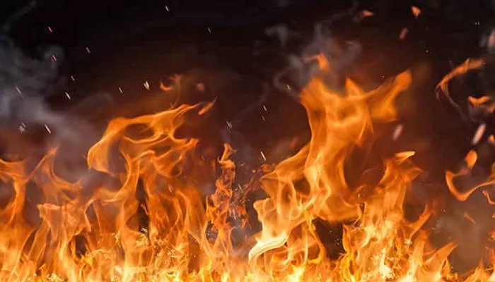 लखनऊ: ज्वेलरी की दुकान में लगी आग, लाखों का सामान जलकर हुआ खाक