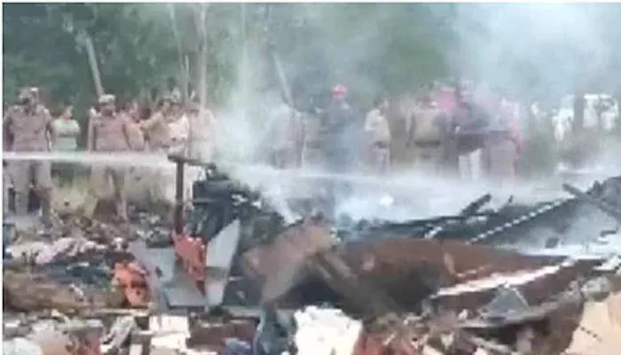 सहारनपुर में बड़ा हादसा: पटाखा फैक्ट्री में विस्फोट, दो चचेरे भाइयों समेत चार की मौत, कई लापता