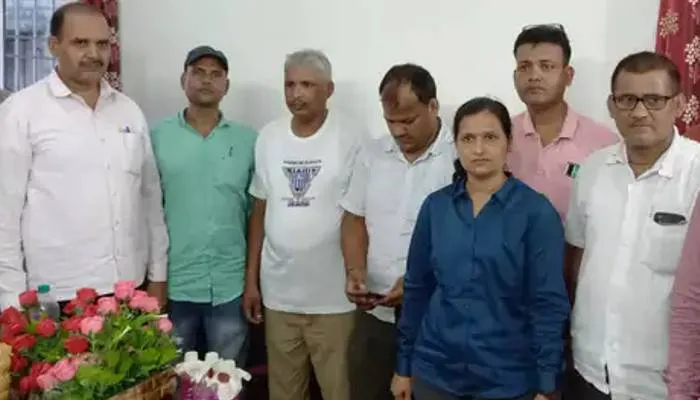 जौनपुर: एंटी करप्शन टीम ने 10 हजार रुपये रिश्वत लेते दरोगा को किया गिरफ्तार
