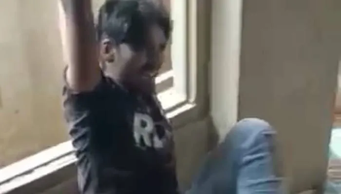 रायबरेली: चोरी के आरोप में युवक को बांधकर पीटने का वीडियो वायरल