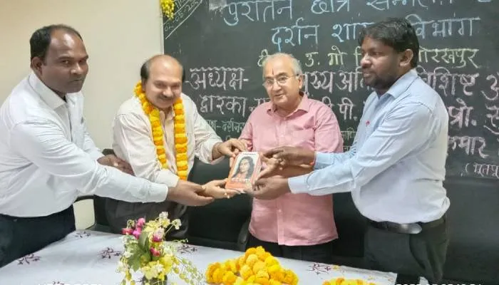 गोरखपुर विश्वविद्यालय की यादों और संस्कारों से रूबरू हुए पुरातन छात्र