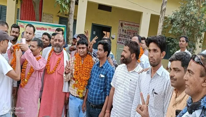बहराइच: राजेश गुप्ता चुने गये प्राथमिक शिक्षक संघ के अध्यक्ष तो रविंद्र बने महामंत्री