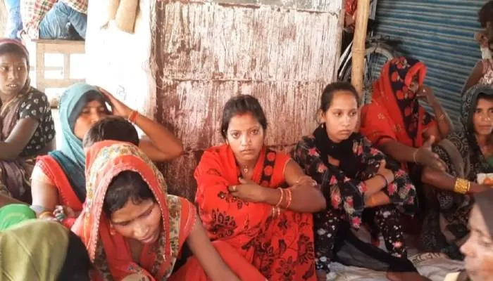सीतापुर: रहस्यमय बीमारी से एक ही परिवार के दो बुजुर्गों की मौत, 10 दिनो में आधा दर्जन मौतों से गांव में दहशत