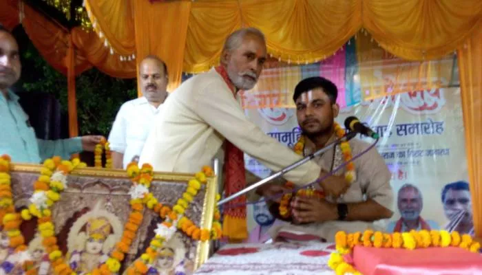 बाराबंकी: विवाद के बाद छोटी हनुमानगढ़ी पर प्रारंभ हुई श्री राम कथा, मंगलवार को होगा सामूहिक विवाह और भंडारा