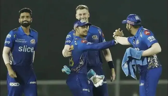 GT vs MI, IPL 2022: मुंबई ने जीती हारी हुई बाजी, रोमांचक मुकाबले में गुजरात को 5 रनों से हराया