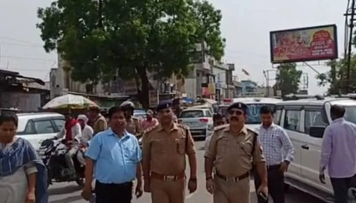 बहराइच: अवैध टैक्सी स्टैंड पर चला प्रशासन का हंटर, हटवाया गया बस और जीप स्टैंड