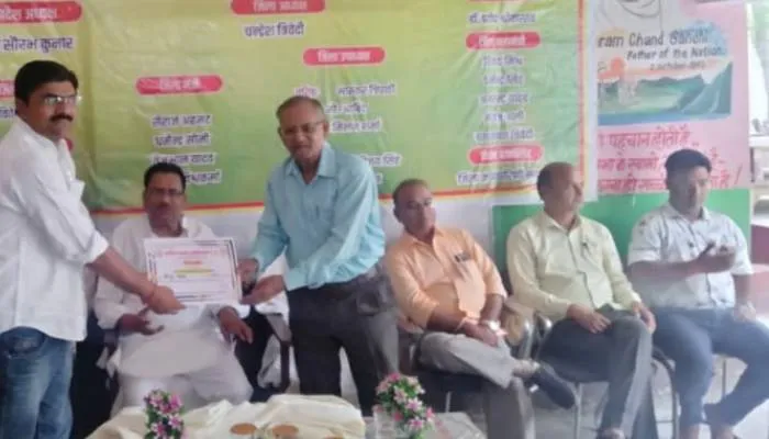 रायबरेली: ग्रामीण पत्रकारिता दिवस के रूप में मनाई गई बालेश्वर बाबू की पुण्यतिथि
