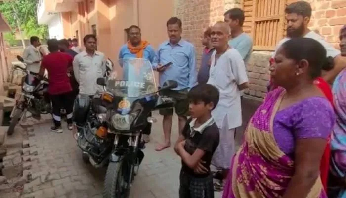 खौफनाक: हरदोई में कलयुगी बेटे ने की मां की हत्या, कस्बे में फैली सनसनी