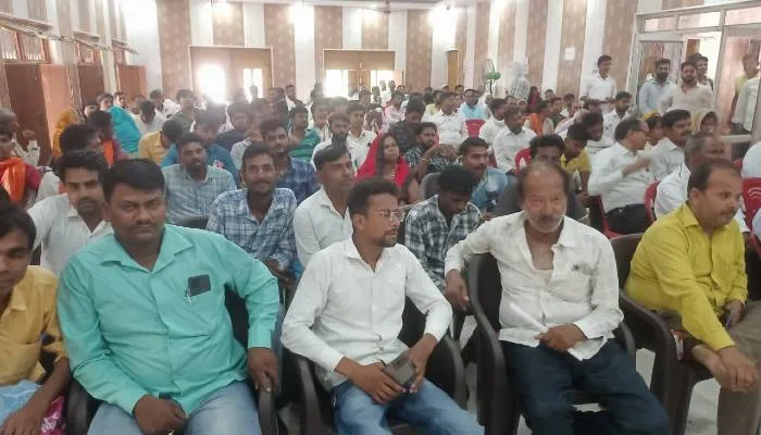 अयोध्या: बैठक में प्रधानों ने खड़े किये हाथ, कहा- न बाबा न… इतनी महंगाई में नहीं करा पाएंगे विकास कार्य