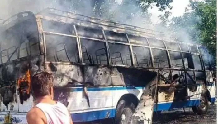 जम्मू के बस बर्निंग कांड में मृत महिला का शव पहुंचा बाराबंकी, परिजनों में मचा कोहराम