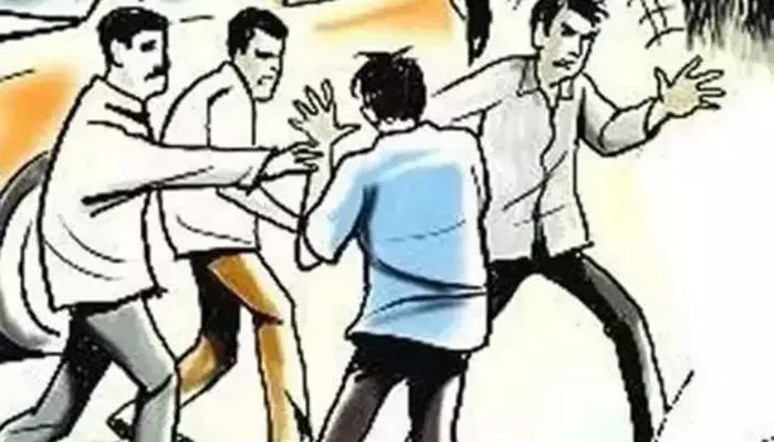 गोरखपुर: शादी समारोह में डीजे बजाने को लेकर हुई चाकूबाजी, एक की मौत, दूसरा गम्भीर