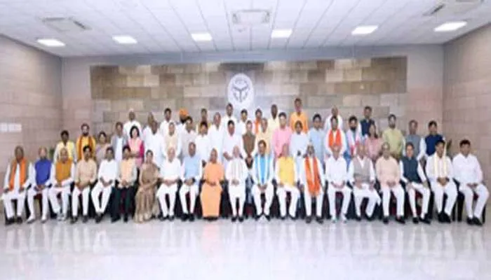 प्रधानमंत्री मोदी ने की योगी सरकार के मंत्रियों से मुलाकात, साथ में किया डिनर