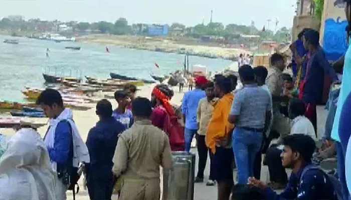वाराणसी : प्रभु घाट में नाव हादसा, 6 लोग डूबे, 2 की बचाई गई जान