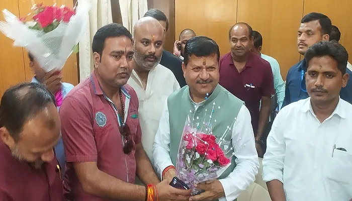 बरसात से पहले होगी नालों की सफाई : राकेश कुमार राठौर