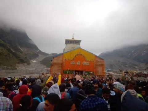 उत्तराखंड: विधि-विधान से खुले केदारनाथ धाम के कपाट, सीएम धामी के साथ 10 हजार से ज्यादा श्रद्धालु बने गवाह… देखें VIDEO