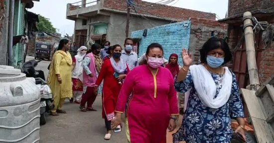 (Amrit Vichar Exclusive) हल्द्वानी: गफूर बस्ती में रहस्यमयी बुखार से दो बच्चों की मौत