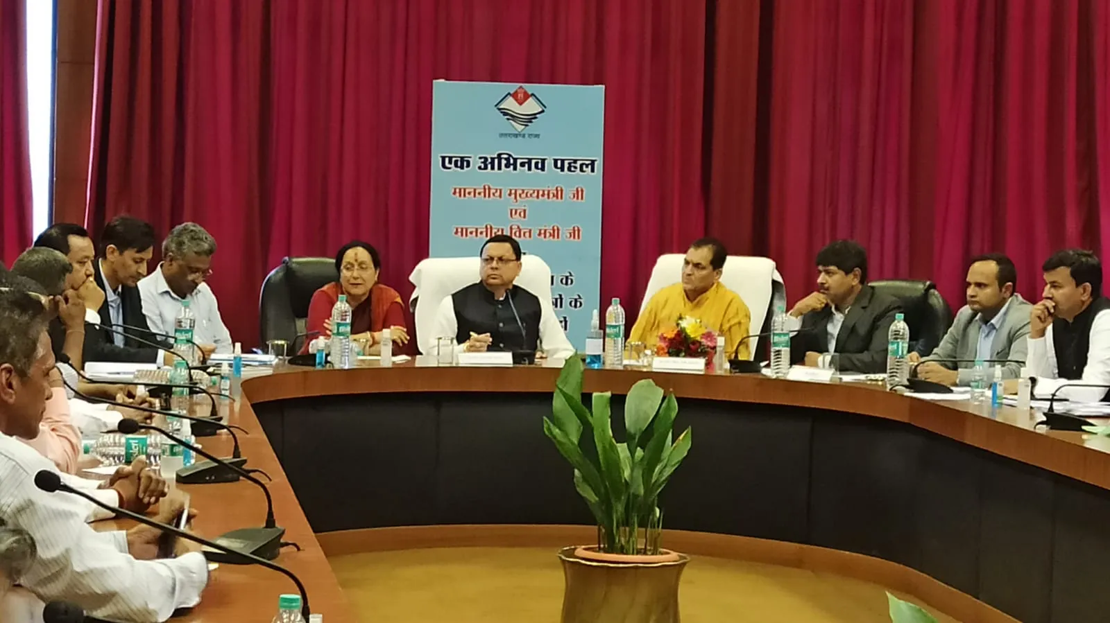 नैनीताल: मुख्यमंत्री ने व्यवसायियों, किसानों संग किया बजट संवाद