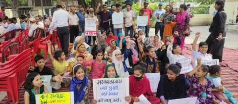 हल्द्वानी: बस्तियां तोड़े जाने के विरोध में नन्हे मुन्नों का ‘बाल सत्याग्रह’