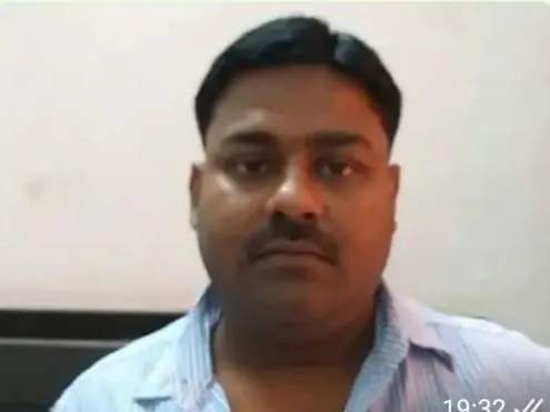 लखीमपुर-खीरी: आंधी में गिरे पेड़ के नीचे बाइक समेत दबकर केंद्रीय मंत्री के भतीजे की मौत