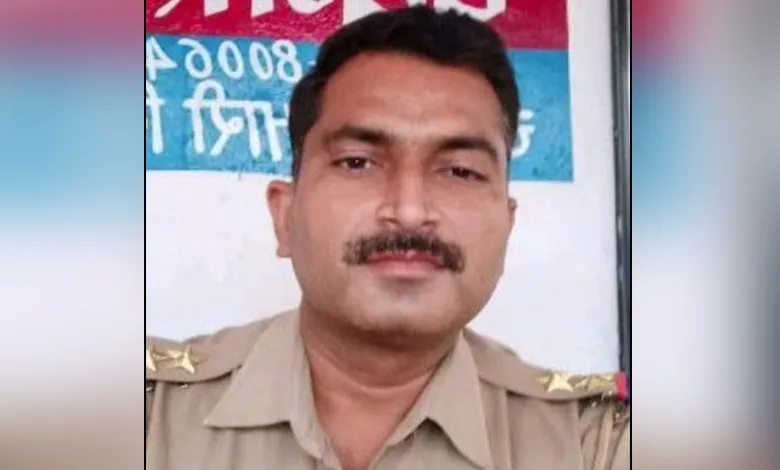 शाहजहांपुर: सड़क हादसे में दरोगा की मौत, कांस्टेबल घायल