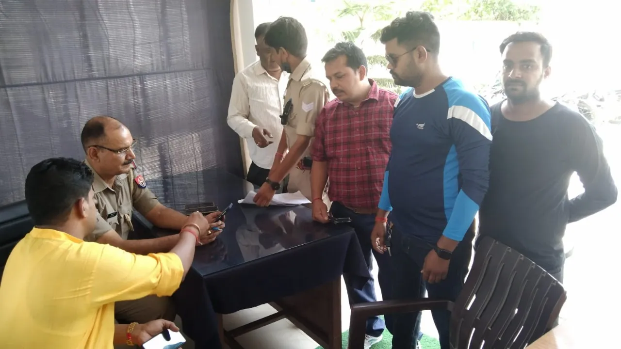 पीलीभीत: सोशल मीडिया पर निगरानी के दावे फेल, एक और विवादित पोस्ट