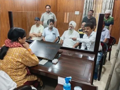हल्द्वानी: बोले व्यापारी- पार्किंग शुल्क लगाने से टीपी नगर का कारोबार हो जाएगा चौपट, मदद कीजिए सिटी मजिस्ट्रेट मैडम