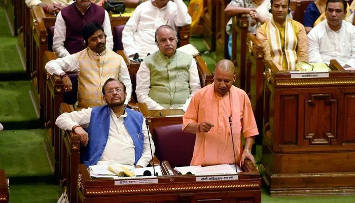 यूपी सरकार का 6.15 लाख करोड़ रुपये का बजट पेश, सीएम योगी ने बताया बजट को ‘खुशियों का द्वार’