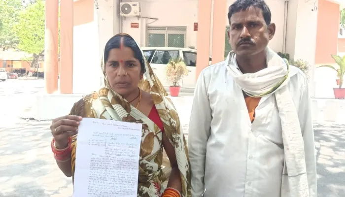 बहराइच: दबंगों ने रंजिश में की महिला की पिटाई, पुलिस ने नहीं दर्ज किया केस, युवती ने एसपी को दिया पत्र