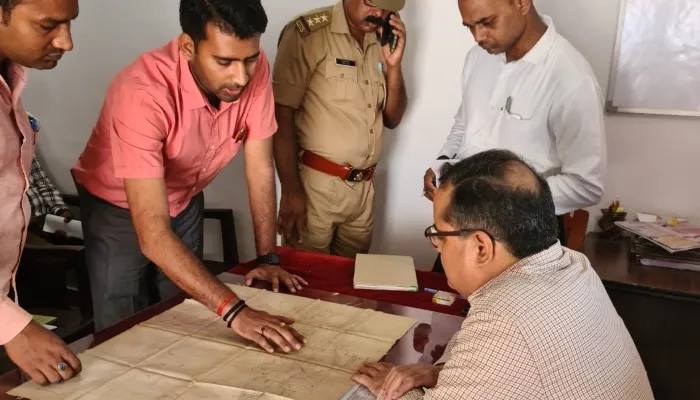 पुलिस संबंधी प्रकरणों में मौके पर जाएं अधिकारी: अयोध्या मंडलायुक्त