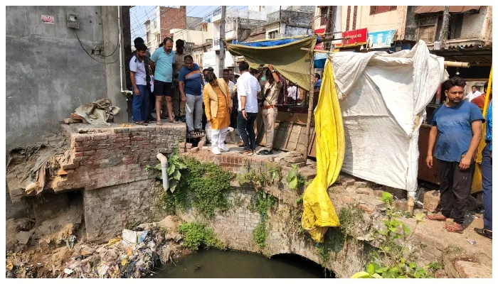 कसाबबाड़ा व खिड़की अलीबेग में जलभराव की समस्या दूर करें: महापौर ऋषिकेश