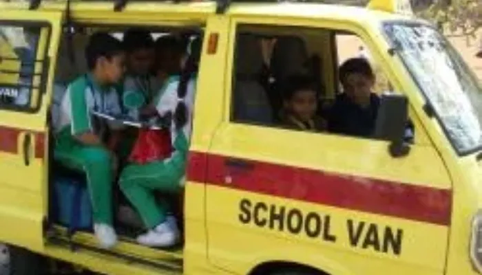 अयोध्या: बच्चों को लेकर लापरवाह निकले 228 स्कूल, नहीं करा रहे वाहनों की फिटनेस