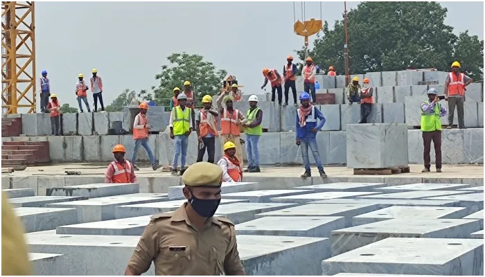 अयोध्या: राम मंदिर निर्माण का 30% काम पूरा, नक्काशीदार लाल पत्थर बढ़ाएंगे शोभा