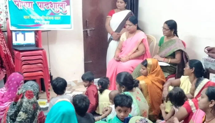 गोरखपुर: वेब लिंक के जरिये हुआ पोषण पाठशाला का आयोजन, ’शीघ्र स्तनपान-केवल स्तनपान’ का दिया गया संदेश
