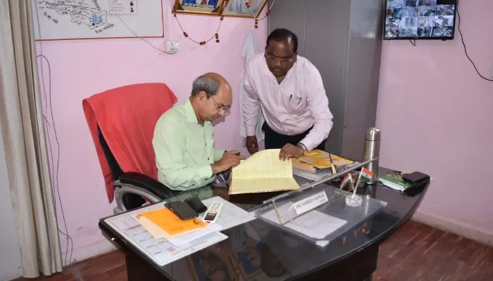 बाराबंकी: सीएमओ ने किया सीएचसी बड़ागांव का निरीक्षण, लापरवाह एटीएस को स्पष्टीकरण देने के दिये निर्देश