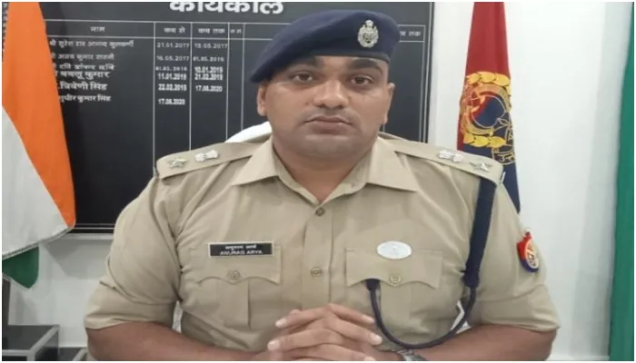 आजमगढ़: कानून-व्यवस्था को दुरुस्त रखने के लिए 24 पुलिस कर्मियों का स्थानांतरित