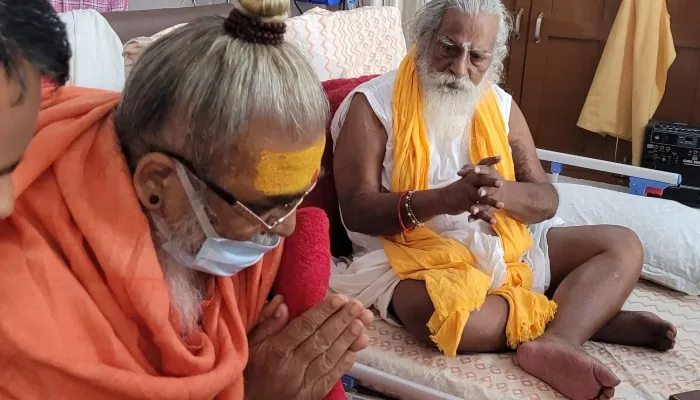 शंकराचार्य वासुदेवानंद सरस्वती अयोध्या पहुंचे, रामलला का दर्शन कर निर्माण कार्य देखा