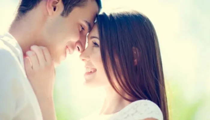 तुम मुझे देख कर मुस्कुराती रहो…