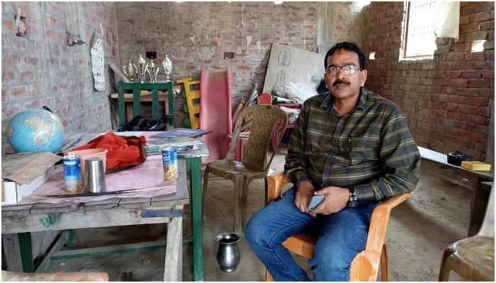 बहराइच : खंड शिक्षा अधिकारी ने बिना मान्यता के संचालित स्कूलों का किया निरीक्षण, मचा हड़ंकप