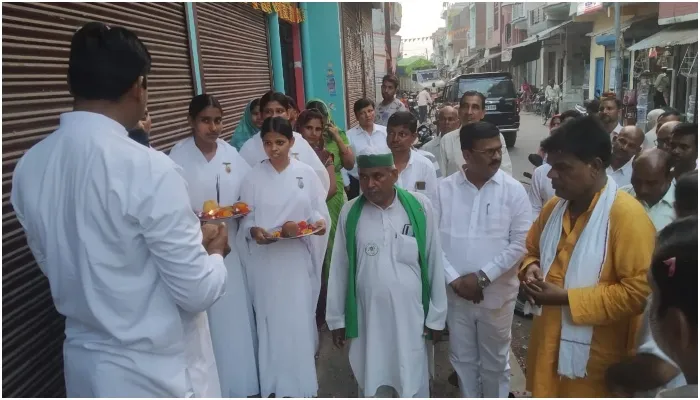 बहराइच: ब्रह्माकुमारी ईश्वरीय विश्वविद्यालय के गीत पाठशाला का जरवल में शुभारंभ, स्नेह मिलन के साथ हुआ ध्वजारोहण