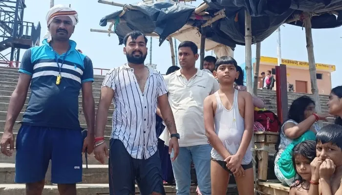 अयोध्या: सरयू नदी में स्नान के दौरान तीन लोग डूबे, गोताखोरों ने बचाई जान