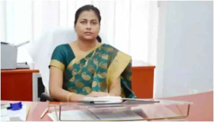 गाजियाबाद: मेरठ-दिल्ली एक्सप्रेस-वे भूमि घोटाले में DM निधि सस्पेंड, सीएम योगी ने FIR का दिया आदेश