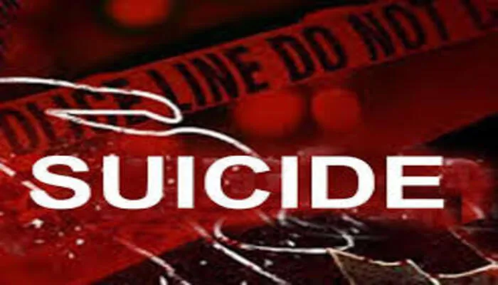 अमरोहा: फंदे पर लटका मिला विवाहिता का शव, सुसाइड नोट मिलने की चर्चा